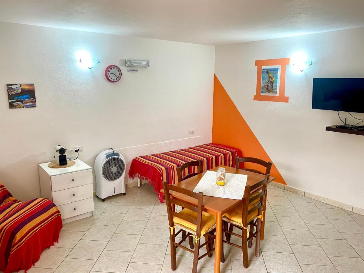 L'Oasi Di Chia Bed and Breakfast Εξωτερικό φωτογραφία