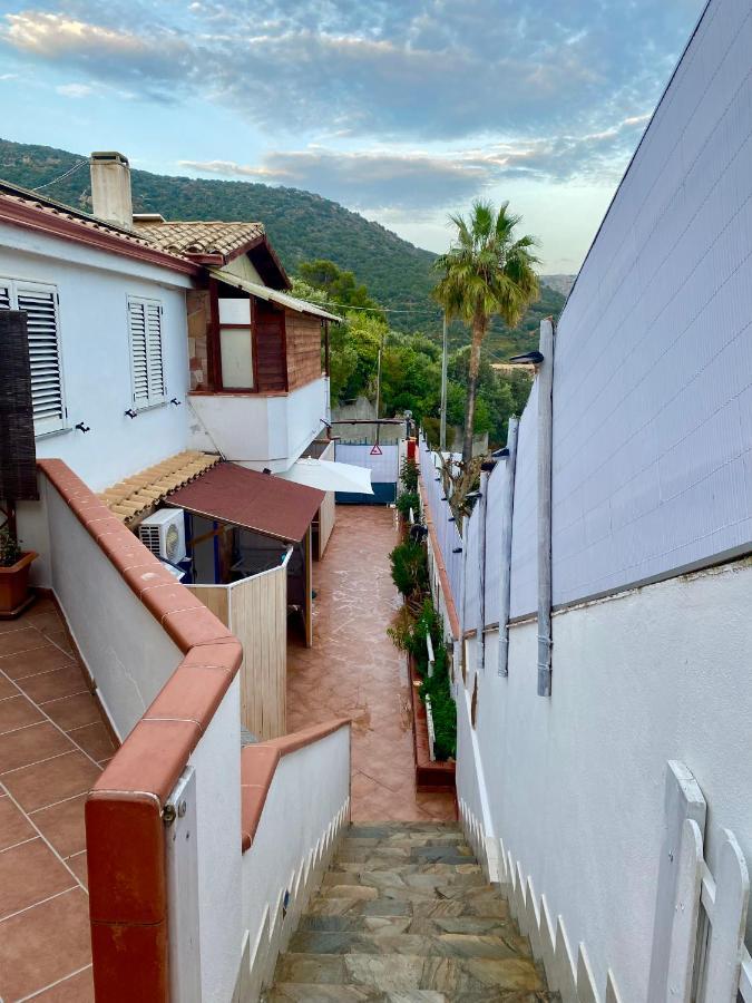L'Oasi Di Chia Bed and Breakfast Εξωτερικό φωτογραφία