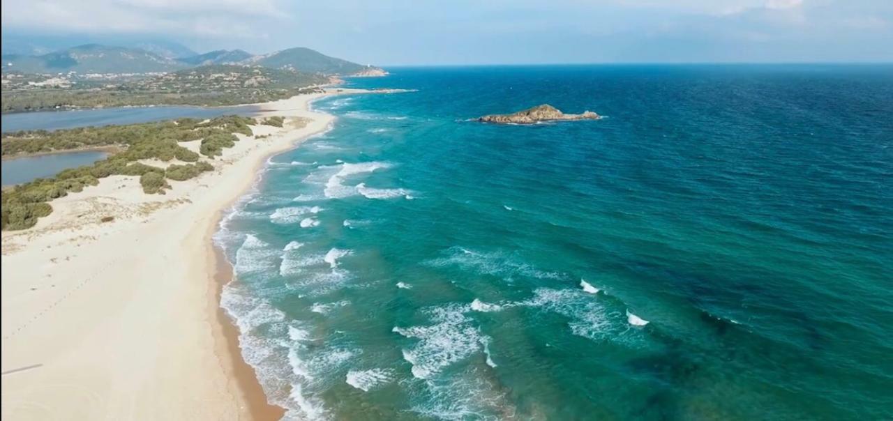 L'Oasi Di Chia Bed and Breakfast Εξωτερικό φωτογραφία